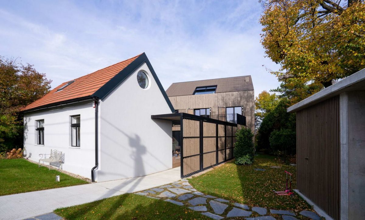 Два дома и двор в Австрии