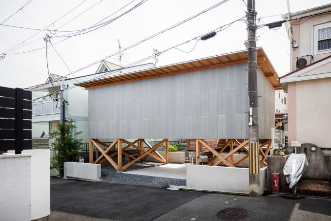 Простой городской дом площадью 79 м2 в Японии 