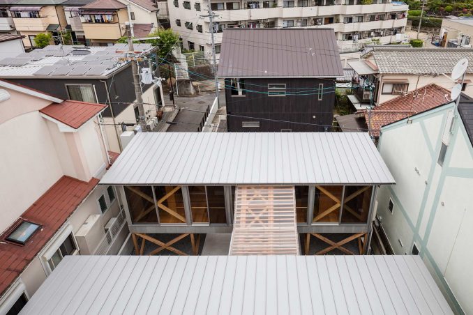 Простой городской дом площадью 79 м2 в Японии 