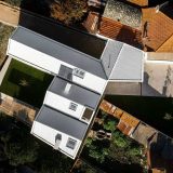 Очень португальский белый сельский дом